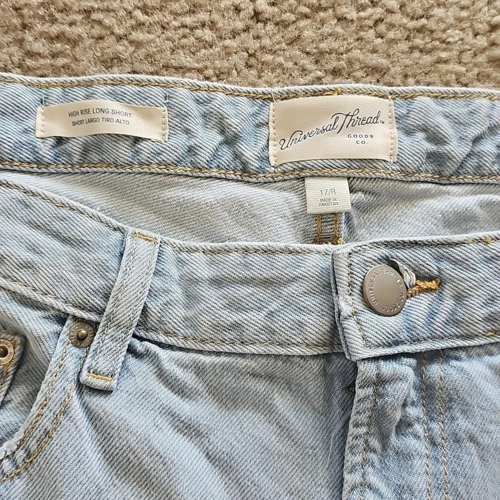 Universal Thread Denim Shorts High Rise Light Wash Size 17